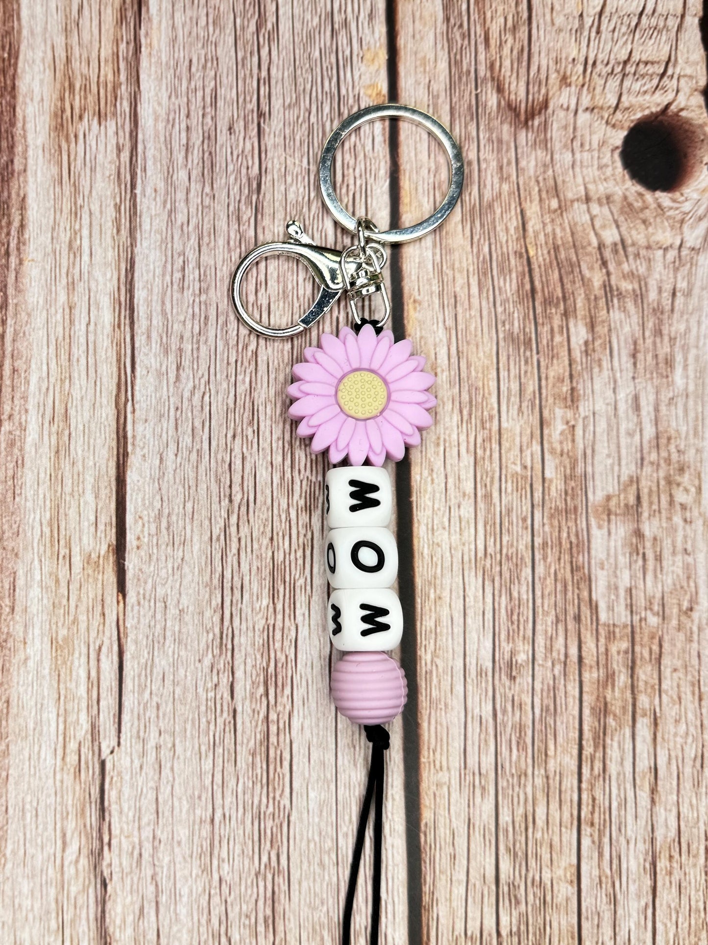 Customizable Flower Keychain or Backpack Clip – A Beautiful Gift for Mom!