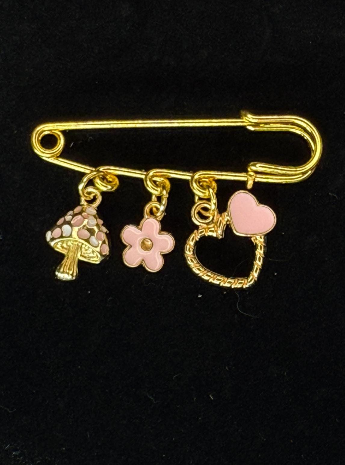 Hearts are Aflutter Pin Brooch – Valentine’s Day Collection | Gift for Her | Hat Pin | Bag Pin | Lapel Pin