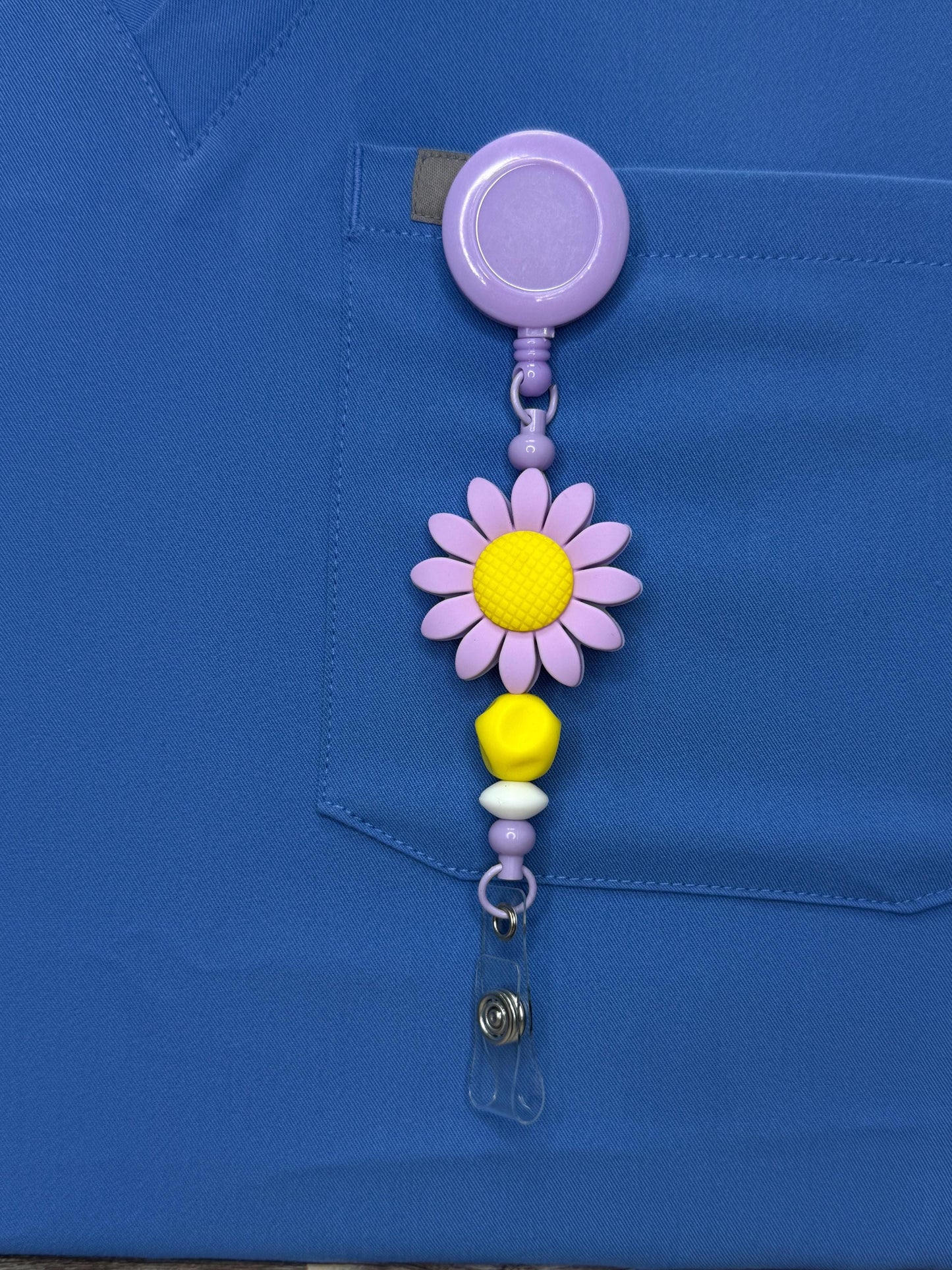 Medical Id Badge Holder Daisy Beaded Badge Reel Lightweight ID Holder for Nurses Rpn Rn Psw Hca Dentistry Health Care Gift for her