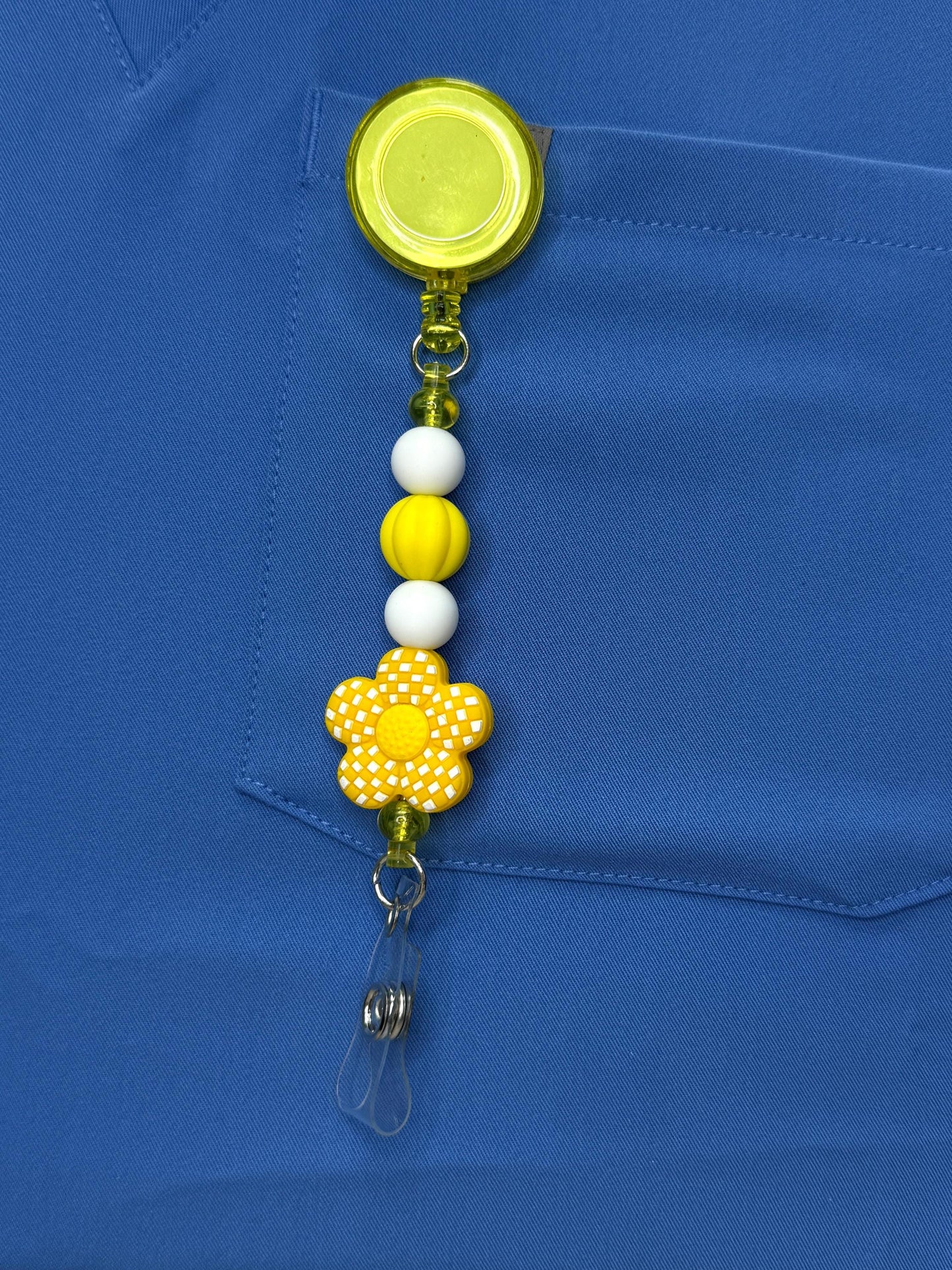 Medical Id Beaded Badge Reel Five-Petal Flower Focal Retractable ID Holder for Nurses, Rpn, Rn and PSWs, Vet Tech, Dentistry Grad Gift
