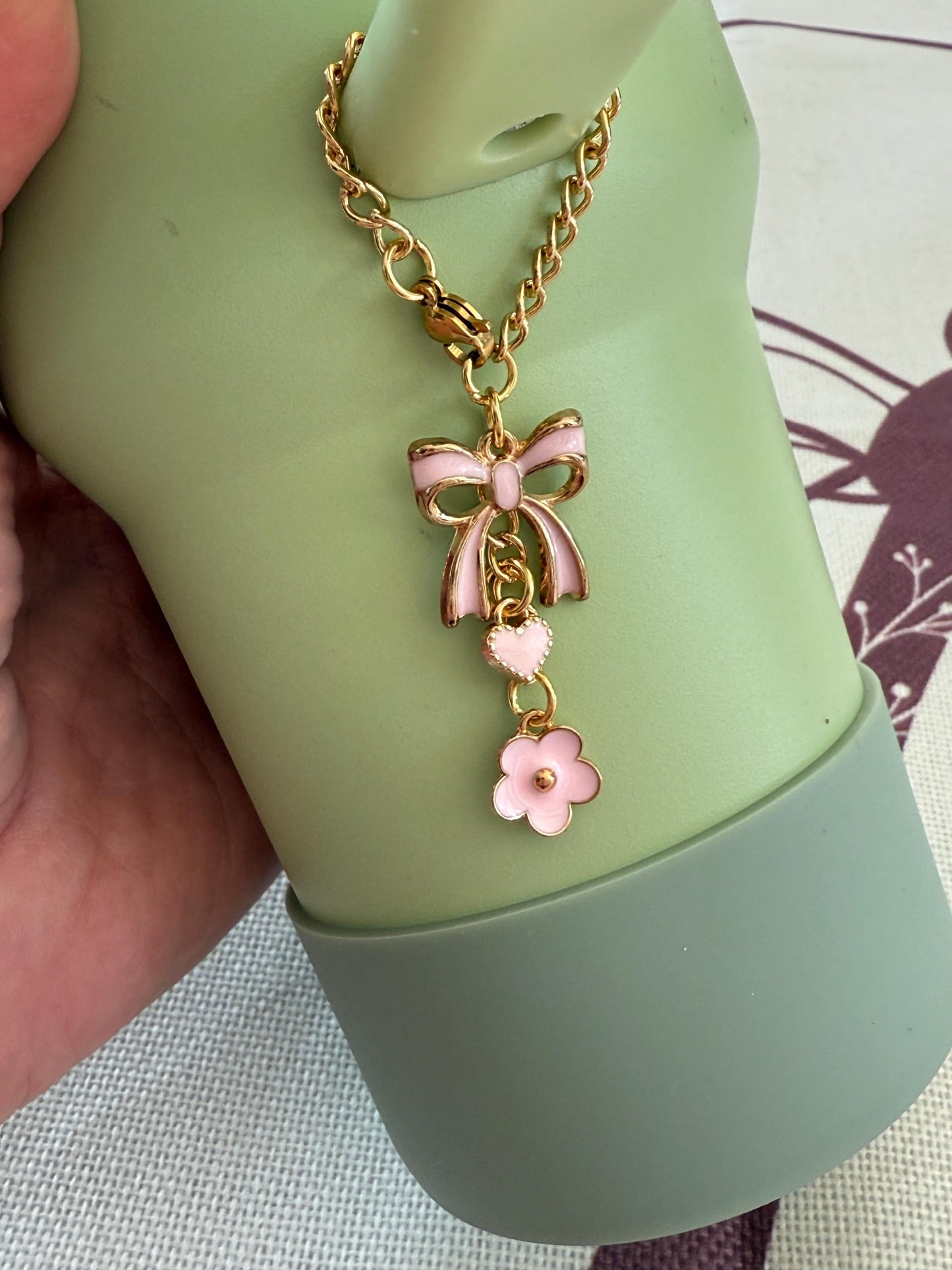 Black Enamel Tumbler Charm β Elegant Stanley Cup Accessories, Gold Chain Bow & Heart, Trendy Drinkware Gift for Her, Olivia Rodrigo, Swiftie
