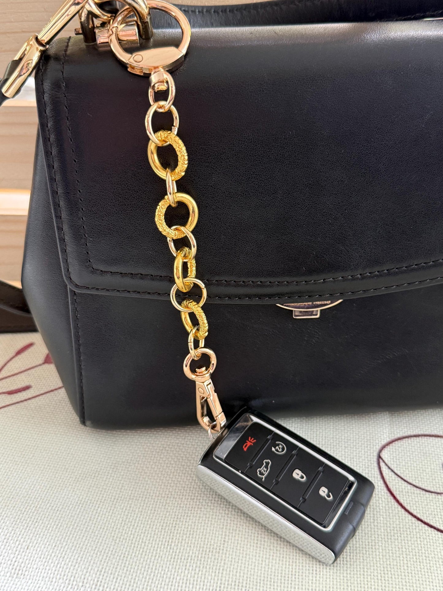 Gold coloured Purse Key Finder: Handmade Handbag Charm Jewelry