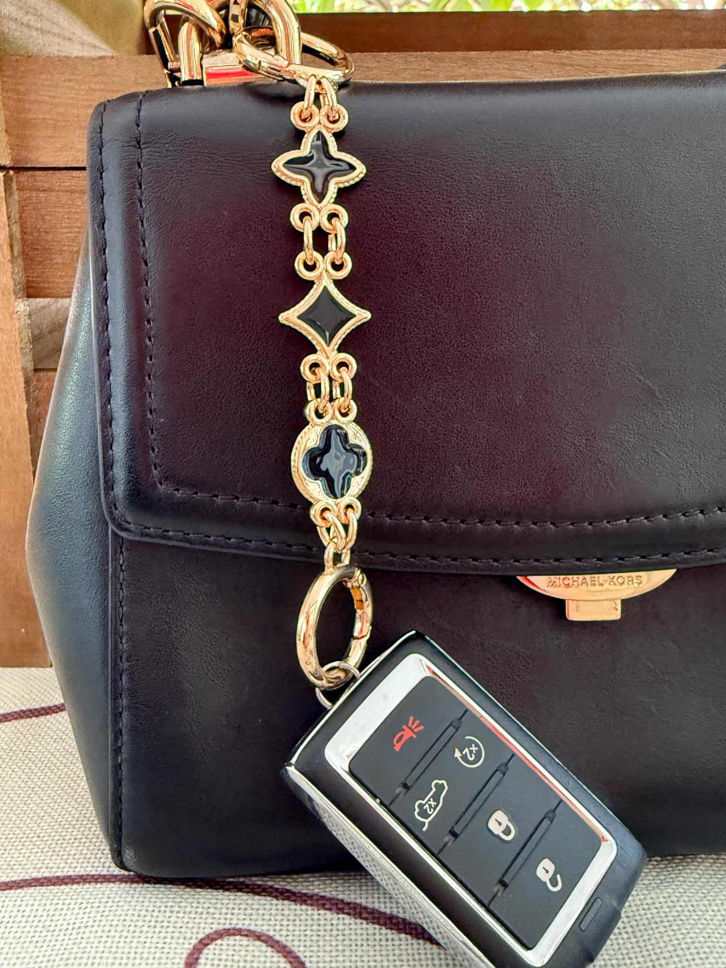 Gold coloured Purse Key Finder: Handmade Handbag Charm Jewelry