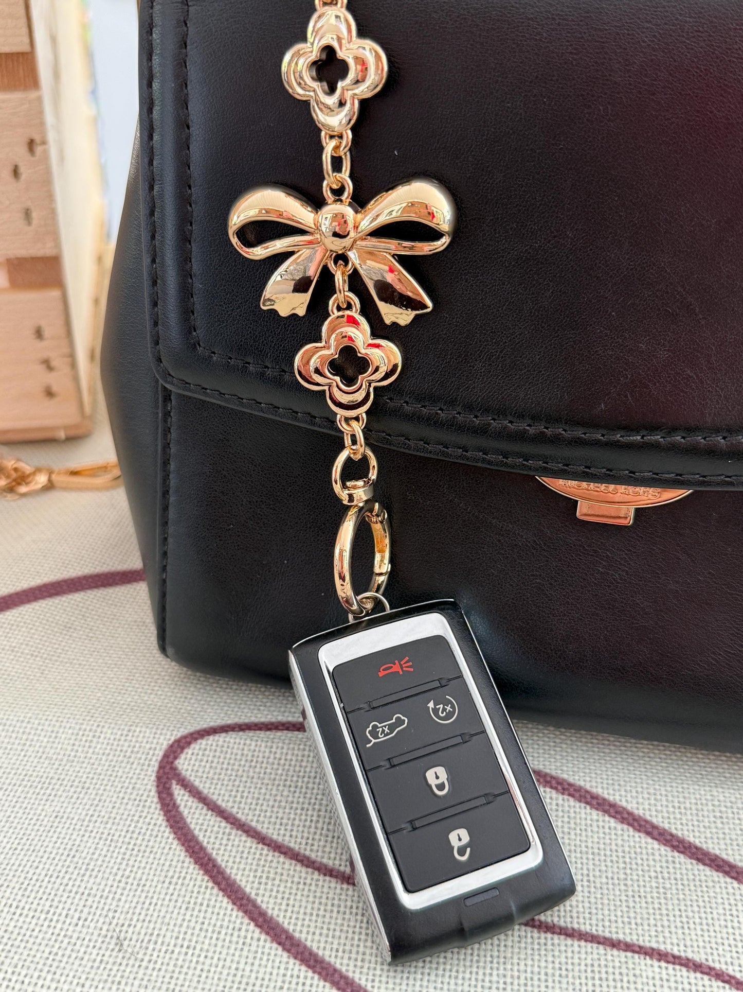 Gold coloured Purse Key Finder: Handmade Handbag Charm Jewelry