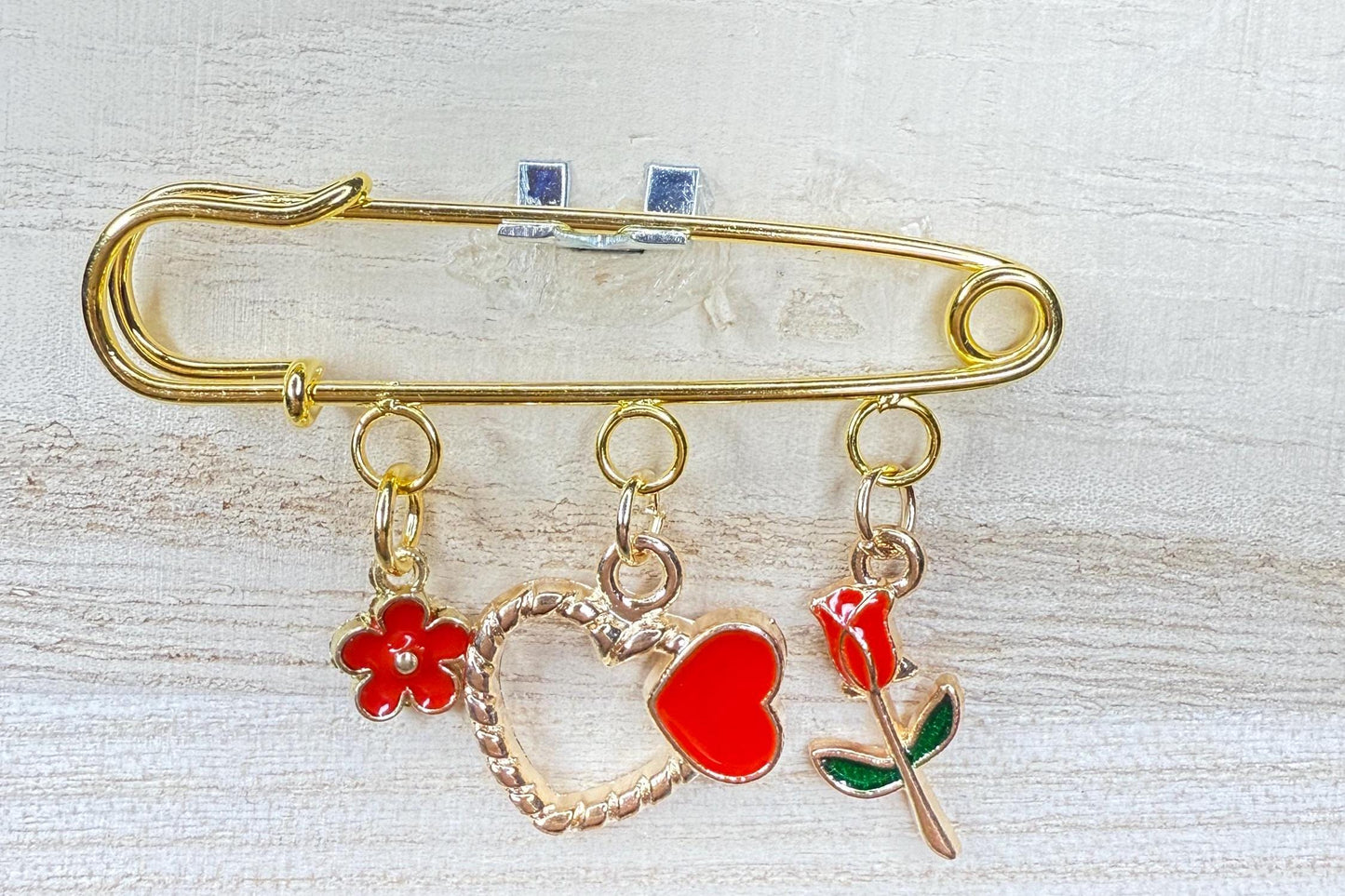 Hearts are Aflutter Kilt Pins – Valentine’s Day Collection