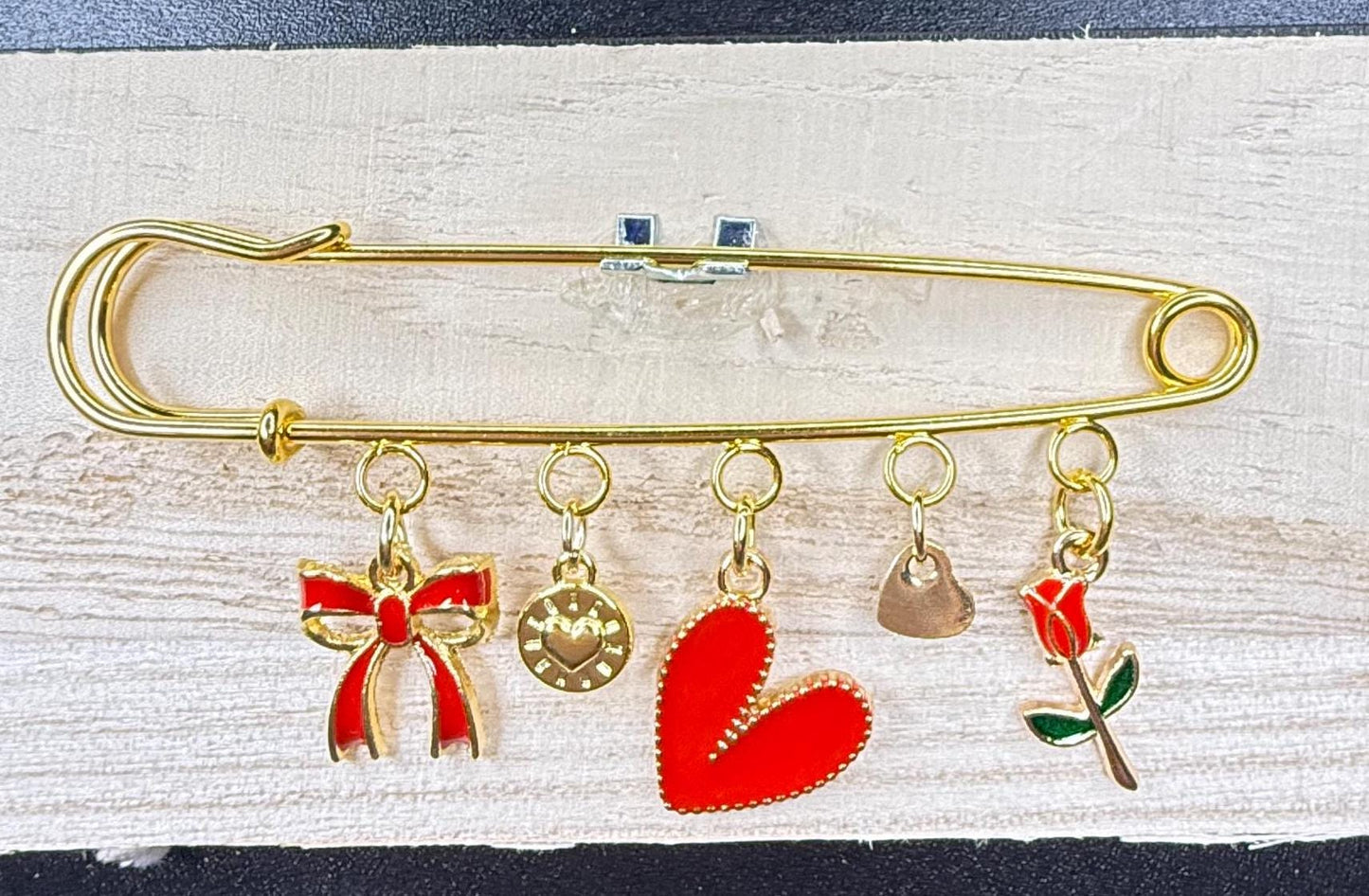 Hearts are Aflutter Kilt Pins – Valentine’s Day Collection