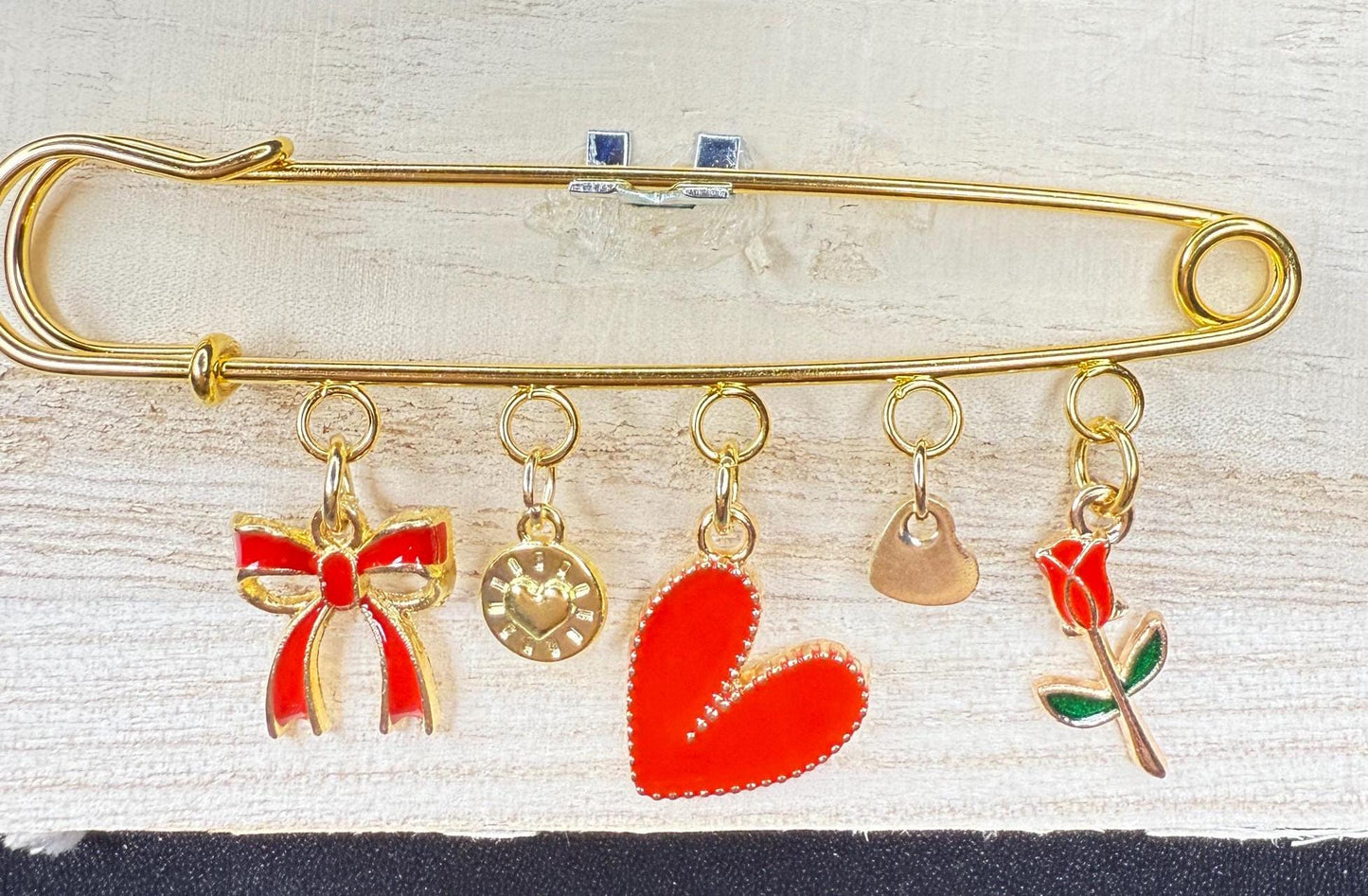Hearts are Aflutter Kilt Pins – Valentine’s Day Collection