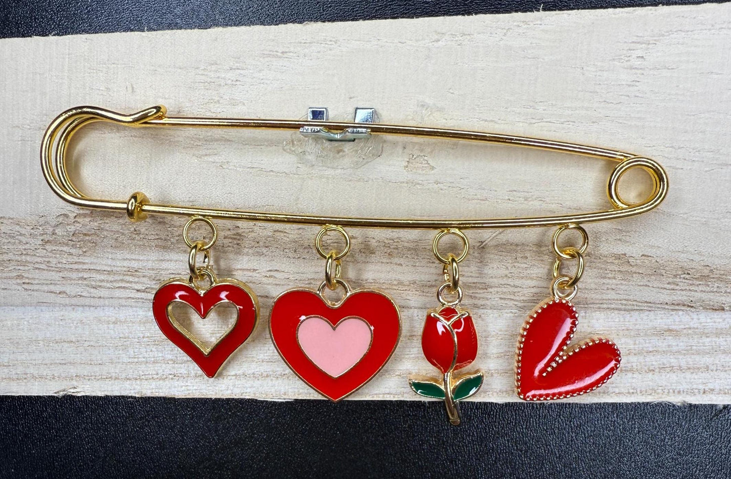 Hearts are Aflutter Kilt Pins – Valentine’s Day Collection