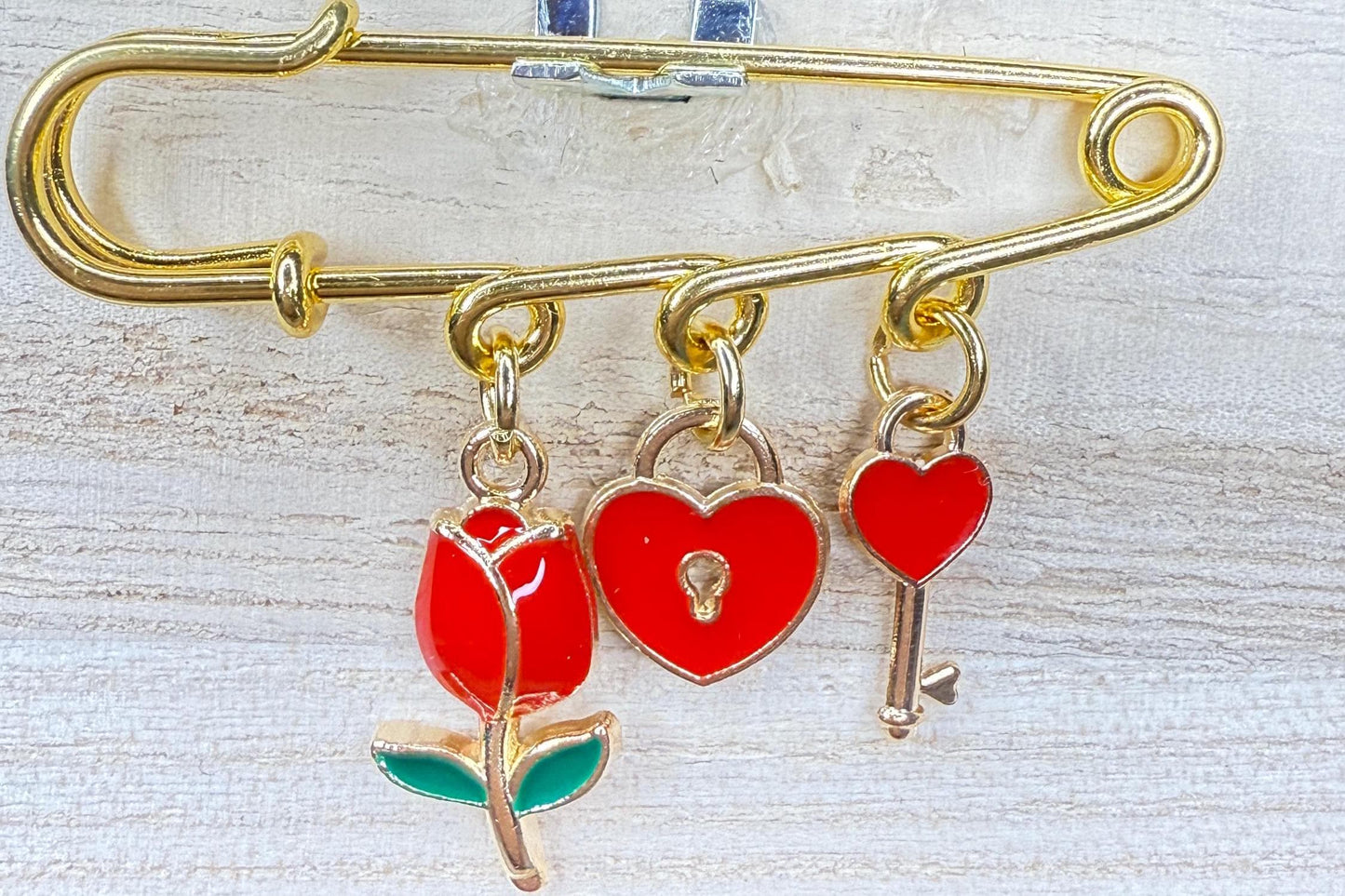 Hearts are Aflutter Kilt Pins – Valentine’s Day Collection