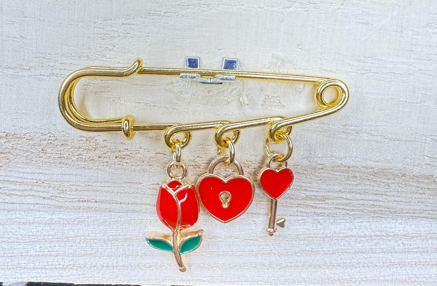 Hearts are Aflutter Kilt Pins – Valentine’s Day Collection