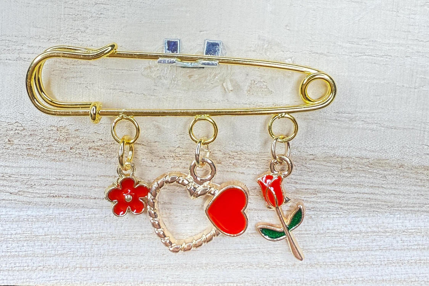 Hearts are Aflutter Kilt Pins – Valentine’s Day Collection