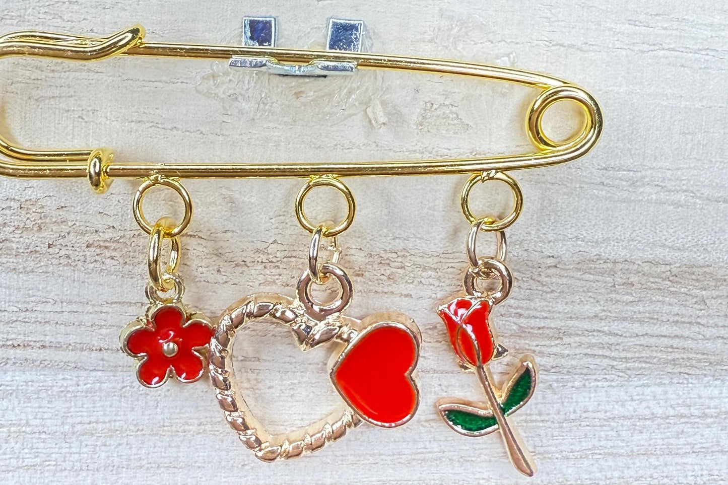 Hearts are Aflutter Kilt Pins – Valentine’s Day Collection