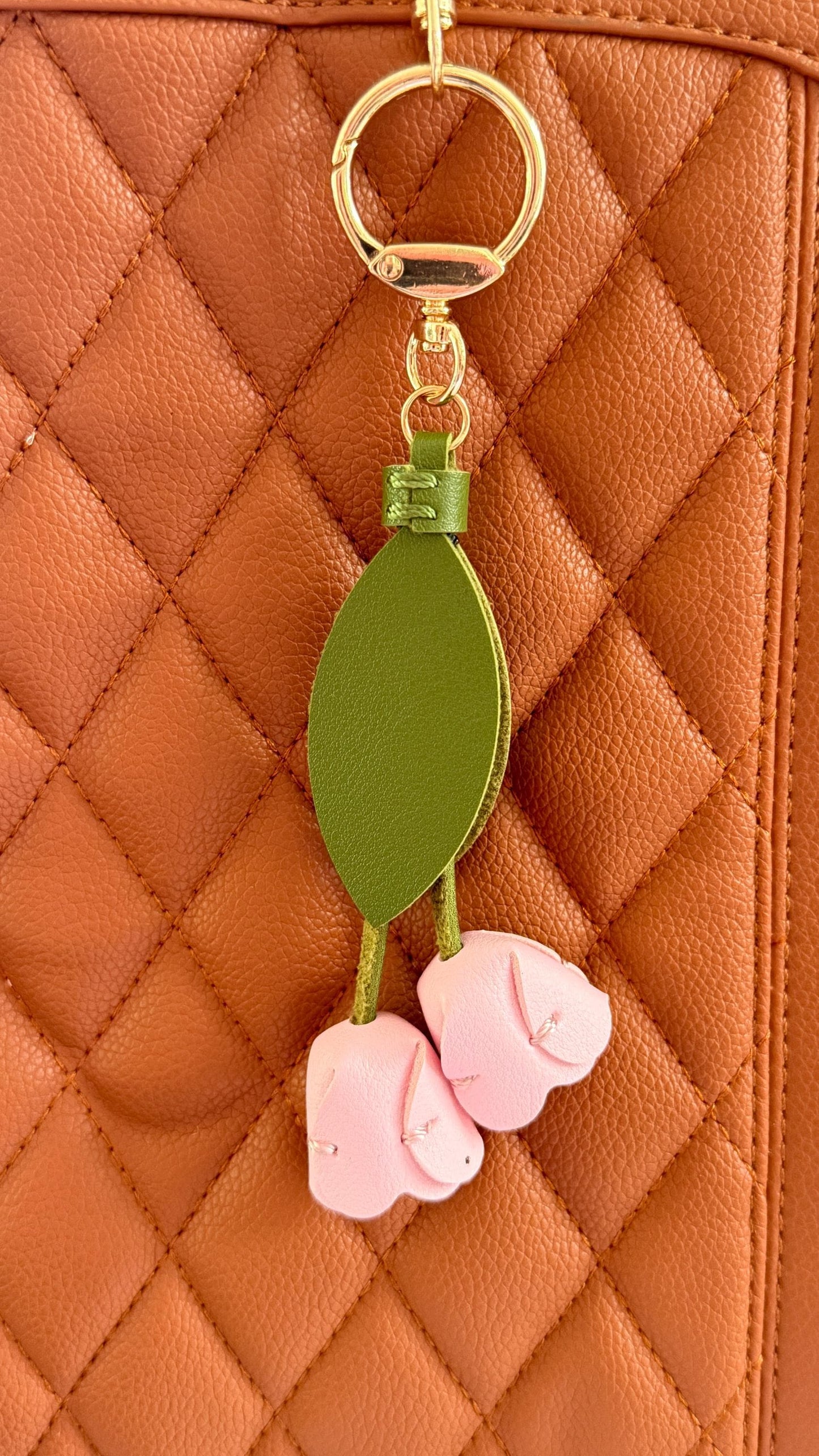 Tulip Purse Charm – 4" Vegan Leather Floral Bag Accessory | Faux Leather Flower Keychain for Handbags, Backpacks & Totes | Gift for Her